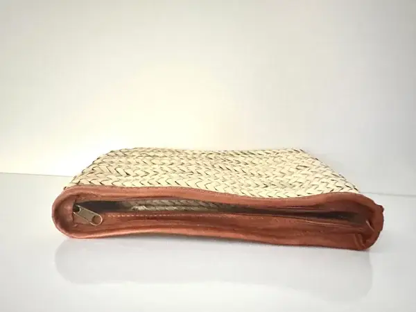 Handwoven Doum Palm & Leather Clutch – 28×20 cm | Moroccan Artisan Pouch
