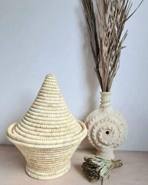 Artisanal Moroccan Basket: Handcrafted Elegance 🌸