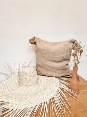 COUSSIN A POMPONS - BEIGE