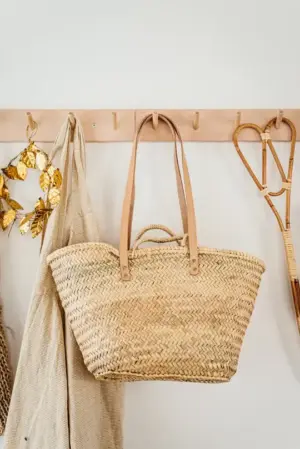 French Market Basket – Handwoven Palm Fiber Tote with Double Leather & Palm Straps