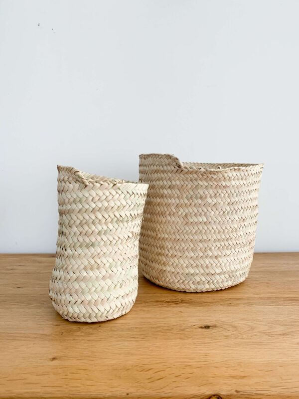 Small Wicker Table Basket – Handwoven Decorative Tray (10/18 cm)