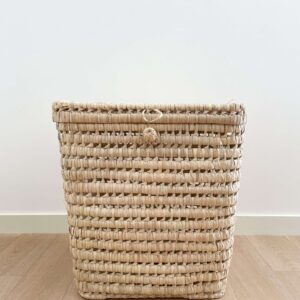Square Wicker Laundry Basket with Lid – Handwoven Storage Hamper (41x40x34 cm)
