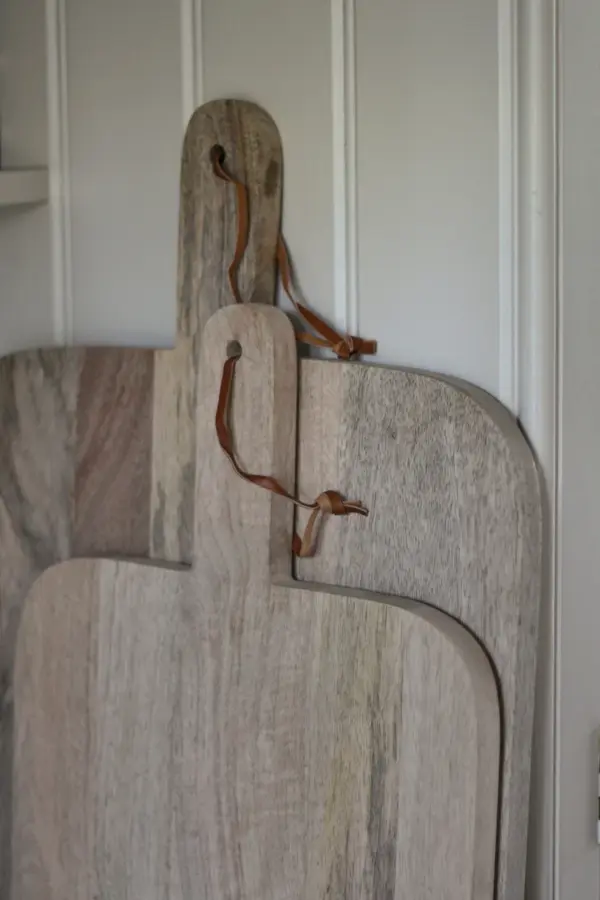 Handcrafted Mango Wood Chopping Board – Sustainable Cutting