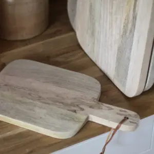 Handcrafted Mango Wood Chopping Board – Sustainable Cutting