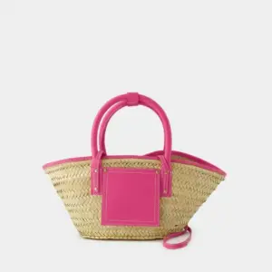 Versatile Handwoven Straw Bag with Removable Shoulder Strap