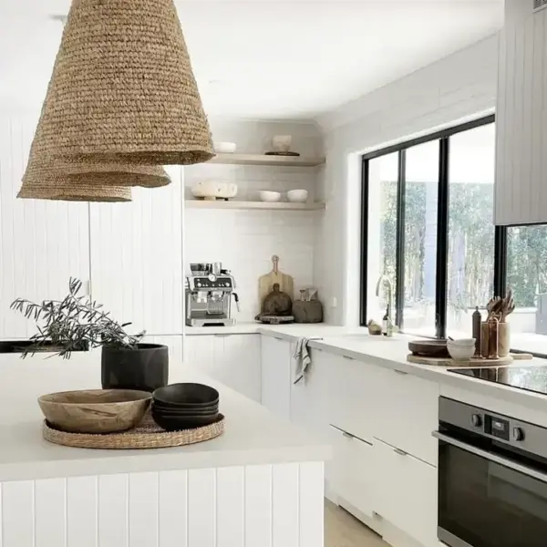 Nomad Palm Leaf Pendant Light – Handwoven Suspension