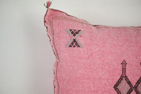 Light Pink Moroccan Cactus Silk Pillow Cover – Handwoven Sabra Cushion with YKK Zipper (50×50 cm / 60×40 cm)