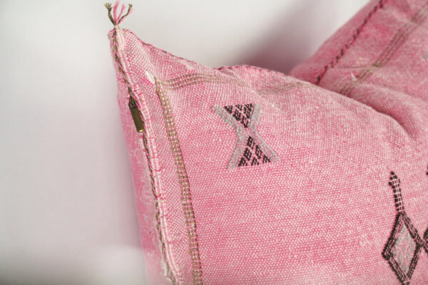 Light Pink Moroccan Cactus Silk Pillow Cover – Handwoven Sabra Cushion with YKK Zipper (50×50 cm / 60×40 cm)