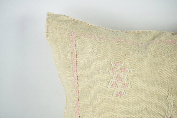 Lovely White Moroccan Cactus Silk Pillow Cover – Bohemian Sabra Cushion with YKK Zipper (50×50 cm / 60×40 cm)