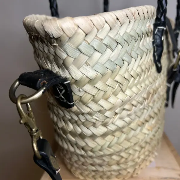 Petite Berlin Basket Bag – Handwoven Palm Tote with Leather
