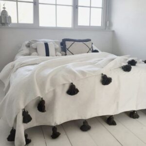 pom-pom-deken-wit-bruin-250×160-1-600×600 – Copie