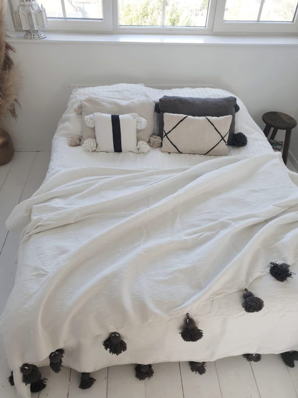 Pom Pom Wool Throw Blanket – Handwoven Moroccan Blanket