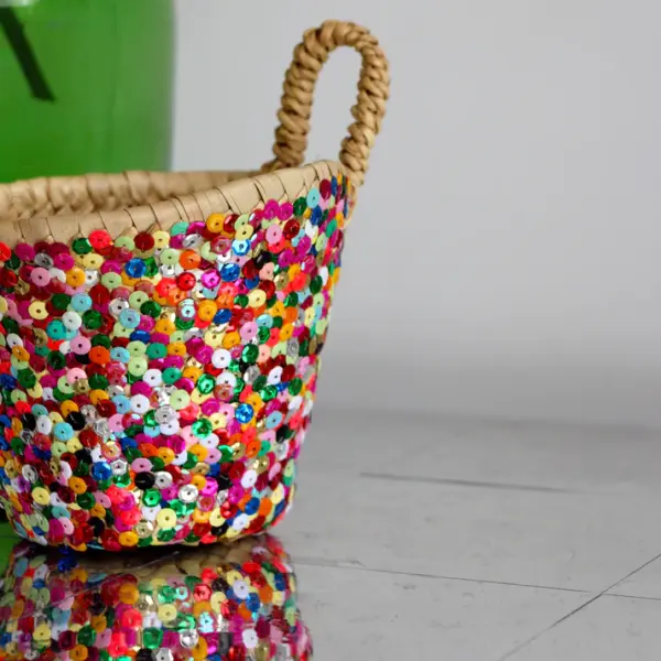 Mini Sequin Straw Basket – Handwoven Boho Basket for Home or Outings (12 cm)