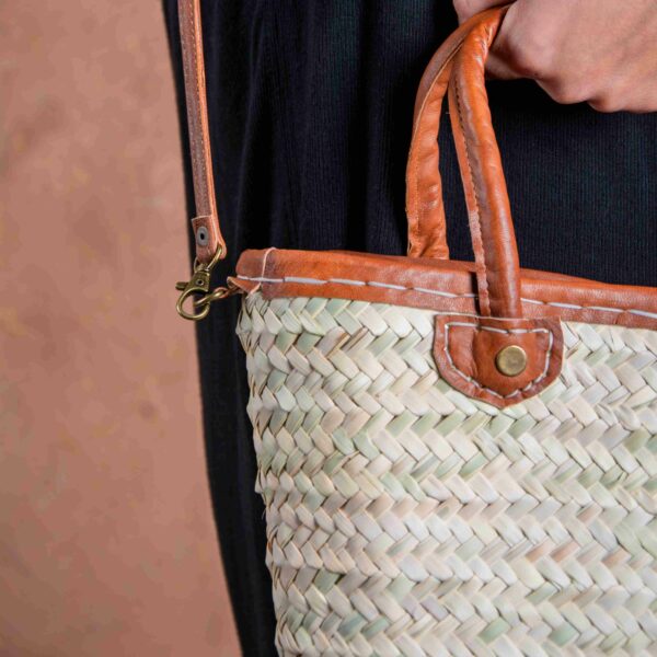 Flare Zipper Straw Bag – Chic Doum Palm Bag with Double Leather