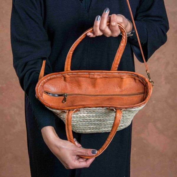 Flare Zipper Straw Bag – Chic Doum Palm Bag with Double Leather