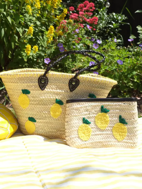Lemons Clutch in Black – Handwoven Raffia Clutch with Lemon