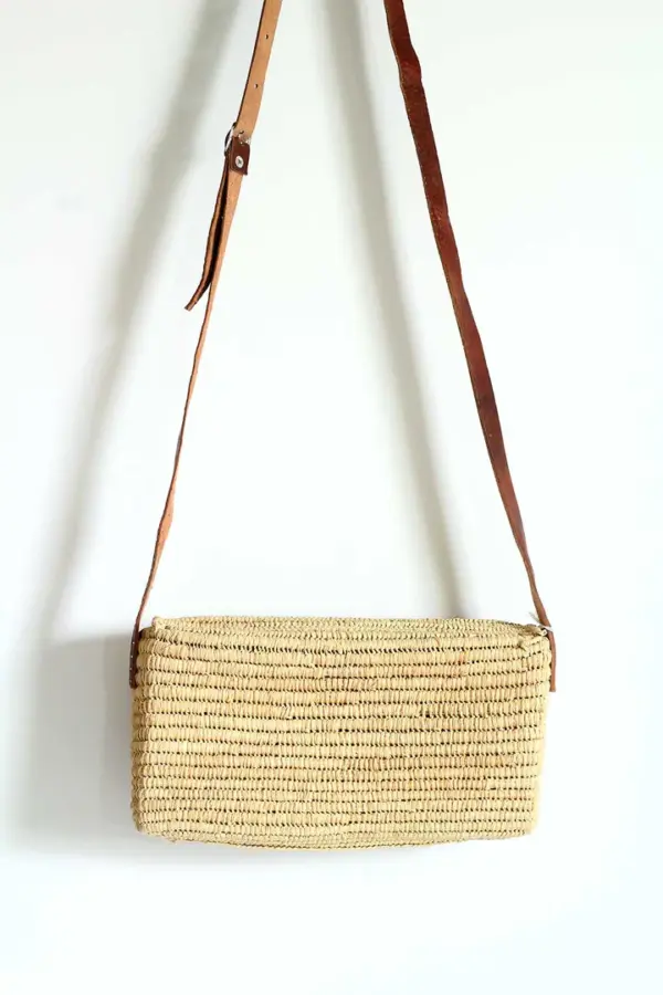 Pompom Raffia Crossbody – Handmade Natural Raffia Bag
