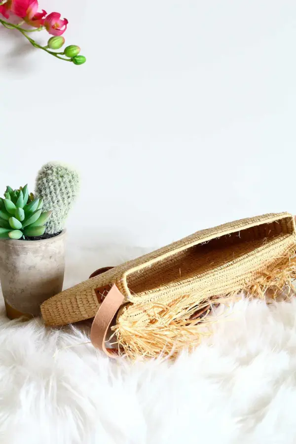Raffia Fringe Crossbody – Handmade Natural Raffia Bag with Leather strap