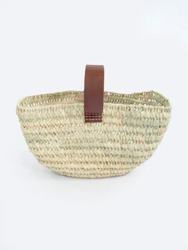Raffia Crescent Shopper – Semi-Circle Palm Leaf Bag with Tan