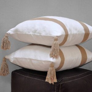 marrakeshartisan-pom-pom-cover-pillow2-e1666364145539