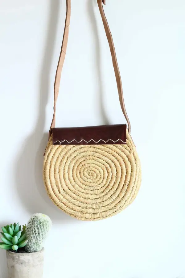 Dark Brown Round Raffia Crossbody – Handmade Natural Raffia