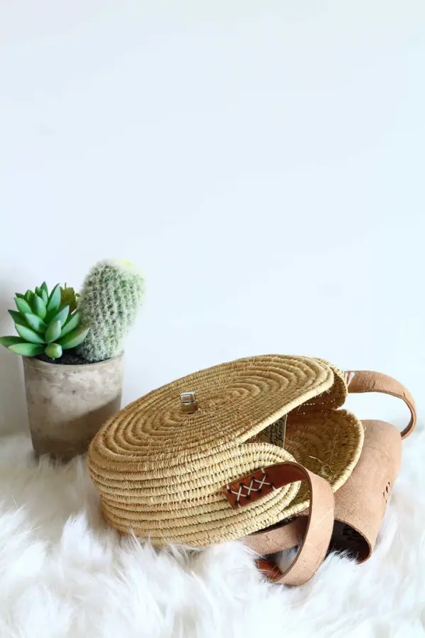 Round Flower Raffia and Leather Bag – Handmade Natural Raffia