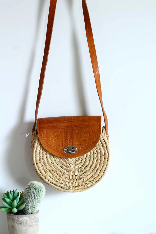 Round Raffia Chestnut Crossbody – Handmade Natural Raffia Circle bag