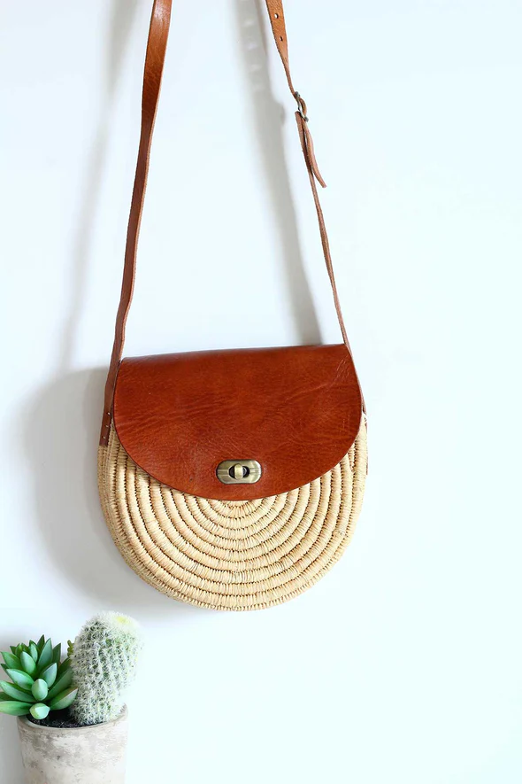 Woven Dark Tan Raffia Crossbody Bag – Handmade Natural Raffia