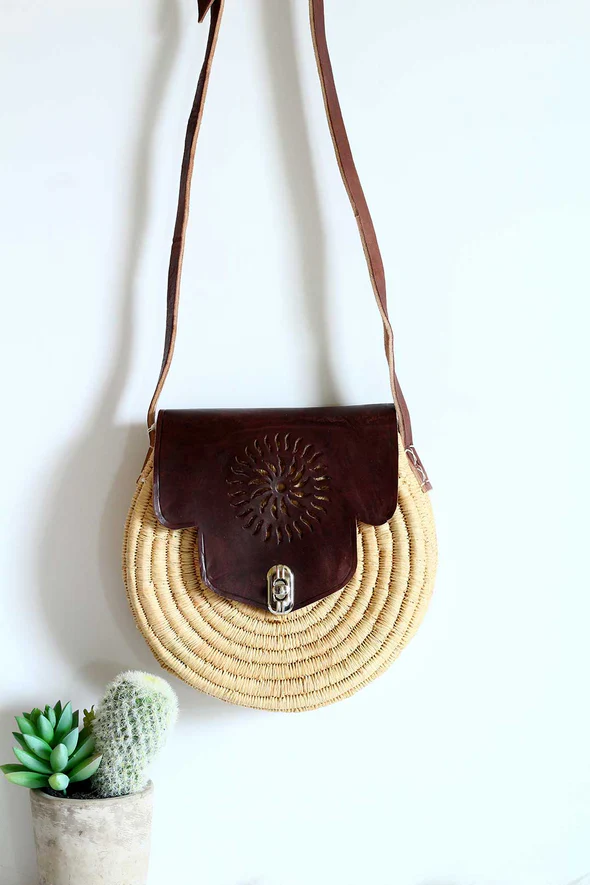 Dark Brown Round Raffia Crossbody – Handmade Natural Raffia