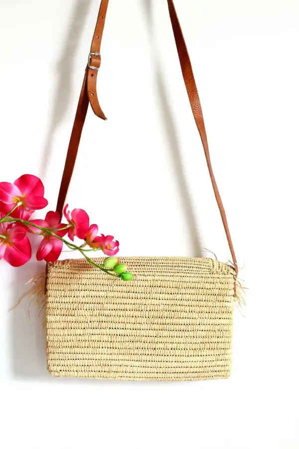 Raffia Fringe Crossbody – Handmade Natural Raffia Bag with Leather strap