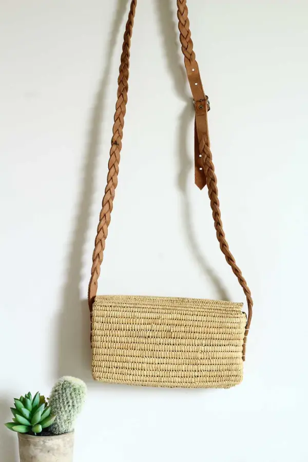 Envelope Raffia Leather Crossbody – Handmade Natural Raffia