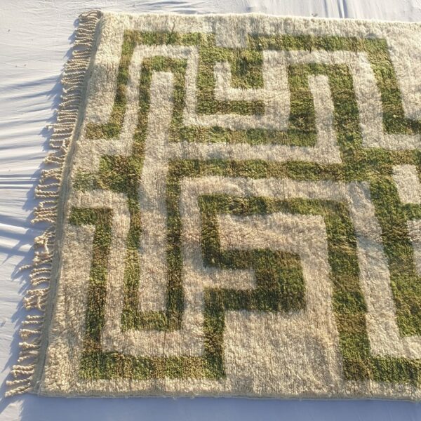 Mouassine – Checkered Olive Green Moroccan Rug | Ultra Soft Beni Ourain Wool Rug