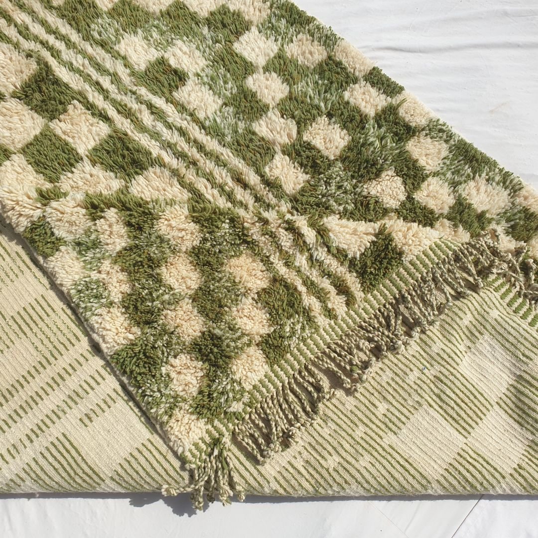 mouassine-checkered-olive-green-moroccan-rug-6×9-beni-ourain-ultra-soft-authentic-berber-wool-beni-rug-689×988-ft-210×301-cm-723042 (2)