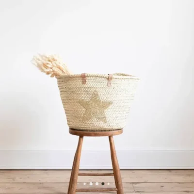 0ed6749b3b6b18751184eae8b3a026c8a700d5816847c35f839cde6c94c986dd-1.webp French Basket – Gold Star | Handwoven Palm Leaf Tote with Sequin Detail
