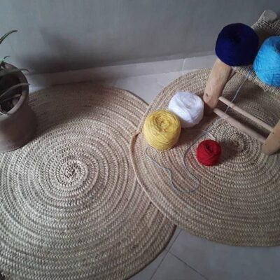 🌸🛏️ Round Braided Carpet in Palm Leaf