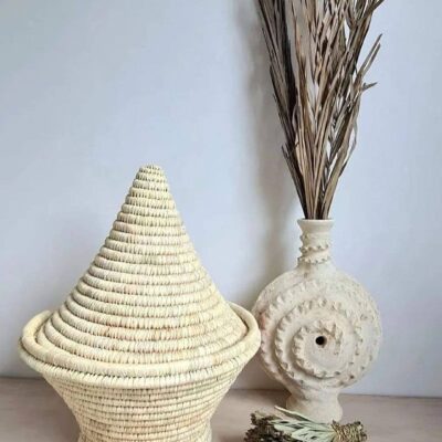 Artisanal Moroccan Basket: Handcrafted Elegance 🌸
