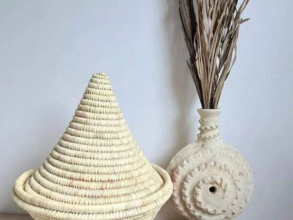 Artisanal Moroccan Basket: Handcrafted Elegance 🌸
