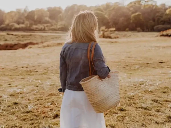 Emma French Style Basket – Handwoven Palm Leaf Tote with Leather Handles