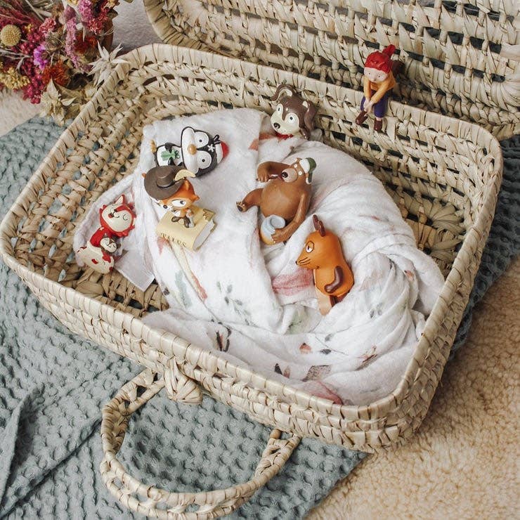 2dfa0b65b3b4717ff789df7b19b7d6275bcb8f22da455a58b1f17d05b5e90555-1.jpeg Handwoven Palm Leaf Suitcase | Moroccan Eco-Friendly Storage