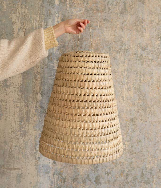 Handwoven Palm Leaf Pendant Light – Moroccan Boho Ceiling Lamp