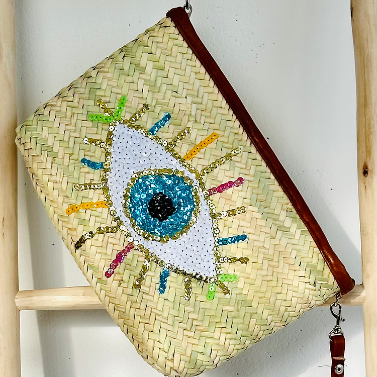 Handwoven Straw Pouch – Boho Chic Clutch for Everyday Essentials