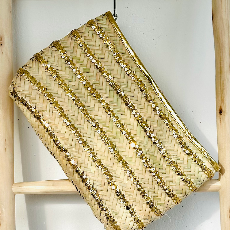 Handwoven Straw Pouch – Boho Chic Clutch for Everyday Essentials