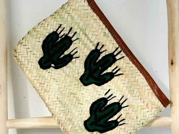 Handwoven Straw Pouch – Boho Chic Clutch for Everyday Essentials