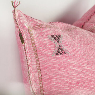 Light Pink Moroccan Cactus Silk Pillow Cover – Handwoven Sabra Cushion with YKK Zipper (50×50 cm / 60×40 cm)