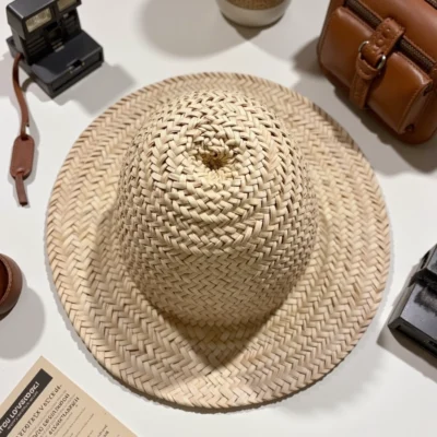 Moroccan-Straw-hats-Palm-Leaf-Hat-4-1.webp Handwoven Moroccan Wide Brim Straw Hat Set – Natural Palm Straw (ø 40 cm)