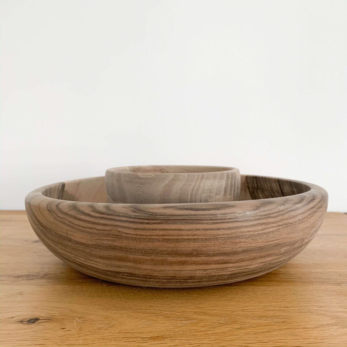 Walnut wood salad bowl