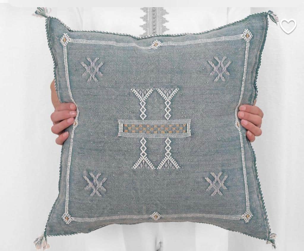WhatsApp-Image-2021-04-08-at-16.24.05.jpeg Handwoven Moroccan Cactus Silk Pillow Cover – Artisan Cushion in Multiple Colors (50×50 cm / 60×40 cm)