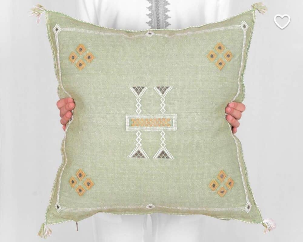 WhatsApp-Image-2021-04-08-at-16.24.06-1000x800-1.jpeg Handwoven Moroccan Cactus Silk Pillow Cover – Artisan Cushion in Multiple Colors (50×50 cm / 60×40 cm)