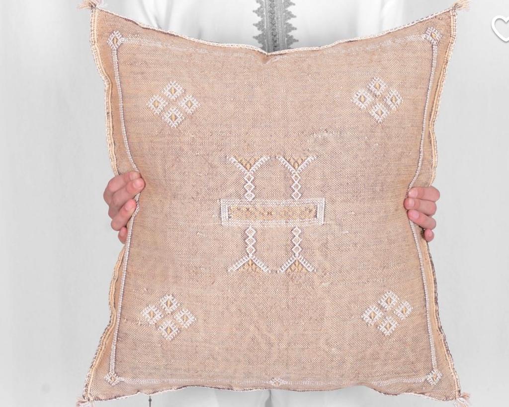 WhatsApp-Image-2021-04-08-at-16.24.06-4.jpeg Handwoven Moroccan Cactus Silk Pillow Cover – Artisan Cushion in Multiple Colors (50×50 cm / 60×40 cm)