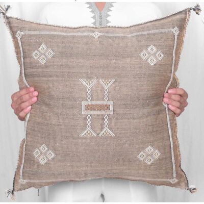 WhatsApp-Image-2021-04-08-at-16.24.06-5.jpeg Handwoven Moroccan Cactus Silk Pillow Cover – Artisan Cushion in Multiple Colors (50×50 cm / 60×40 cm)